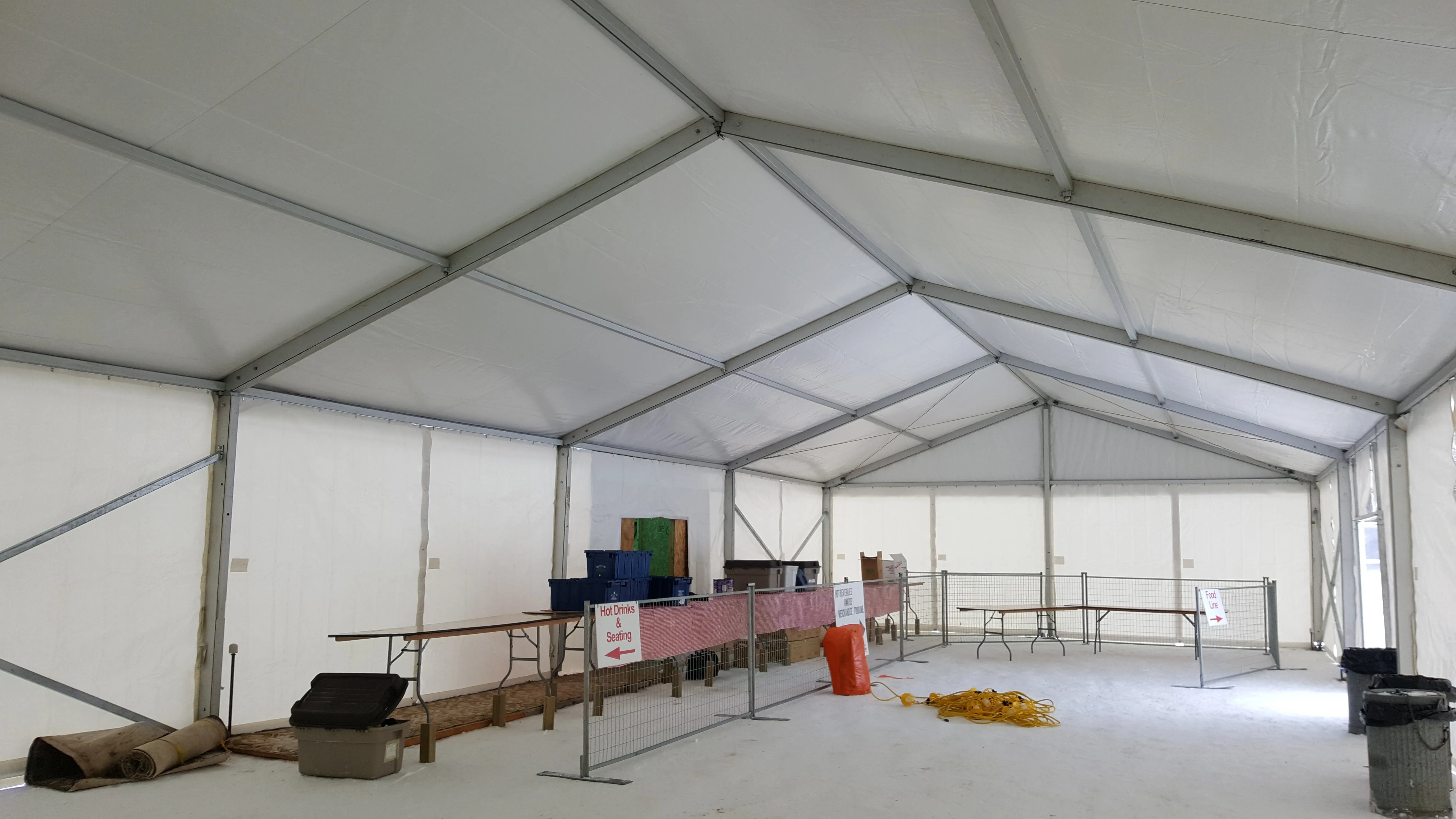 Clearspan Tent, 9M X 40M Plain Walls