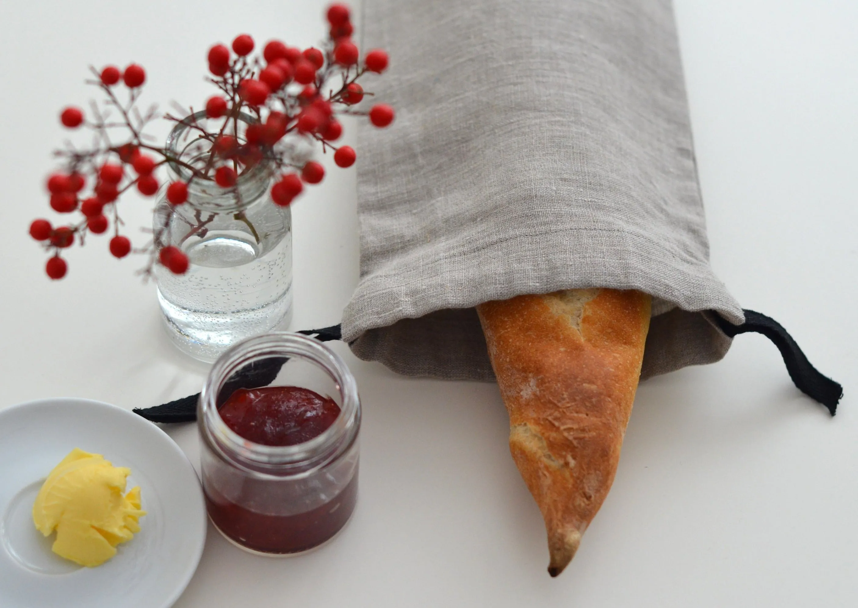 Linen Creeper Baguette Bag in Natural